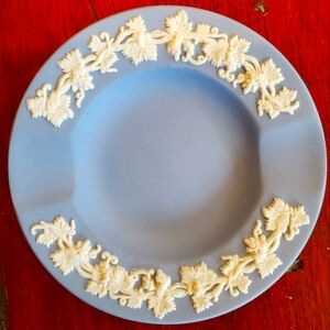 Vintage Wedgwood China Jasperware Blue ashtray - 3.5" in diameter